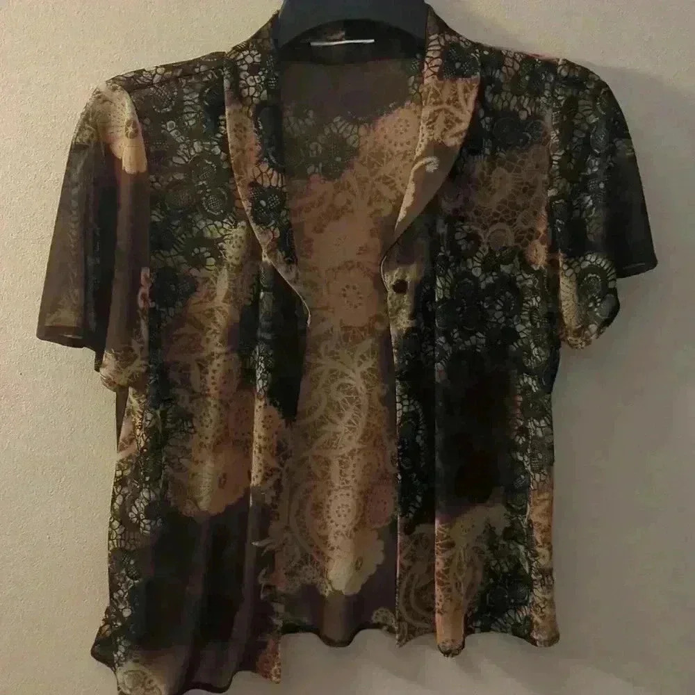 short sleeve blouse - Picture 2 of 3